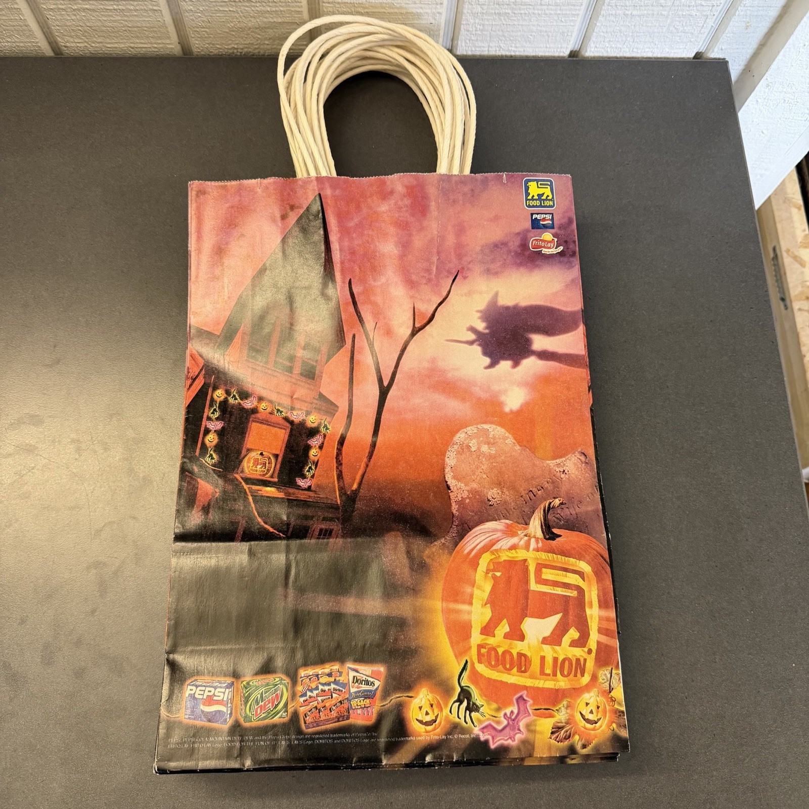 Vintage FOOD LION Halloween Bag Pepsi Doritos Frito Lay Mountain Dew Cheetos x11