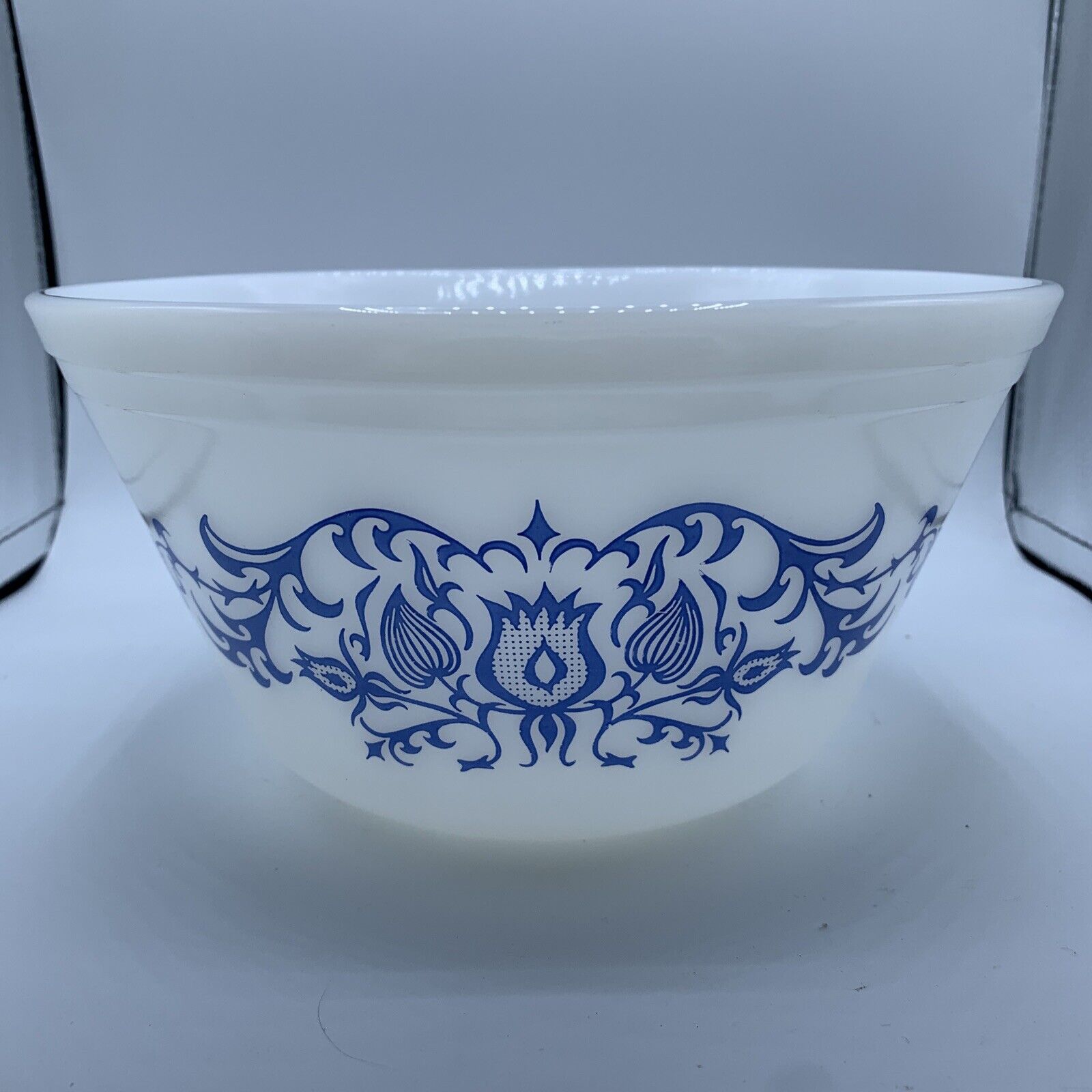 Vtg Federal Milk Glass Nesting Mixing Bowl Bucks County Blue Floral Pattern 9 In