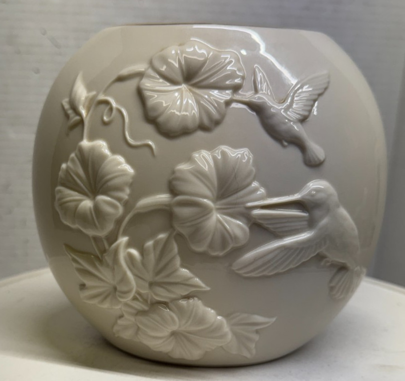Lenox Four Seasons Vase Collection Summer Vase USA The Hummingbird Morning Glory Lenox Four Seasons Vase Collection Summer Vase USA The Hummingbird Morning Glory