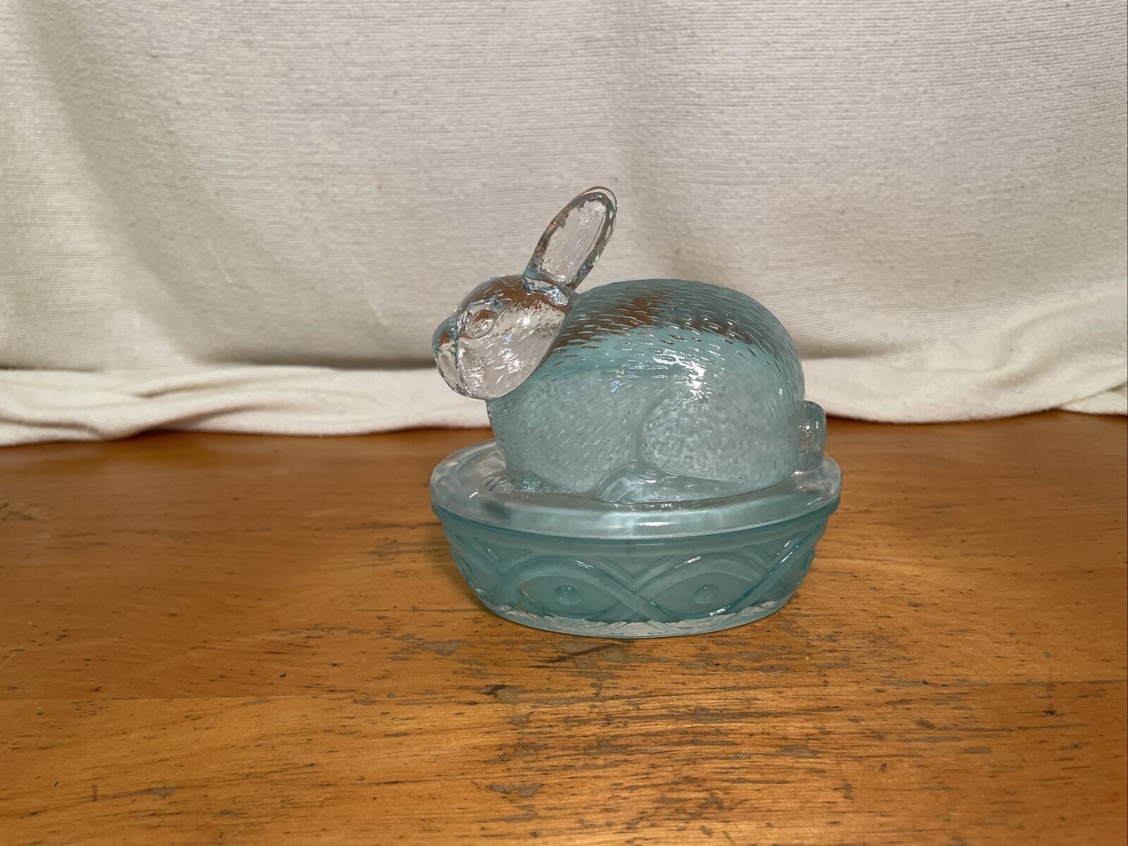 Glass Bunny Rabbit On A Nest Basket Covered Candy/Trinket Dish Galerie