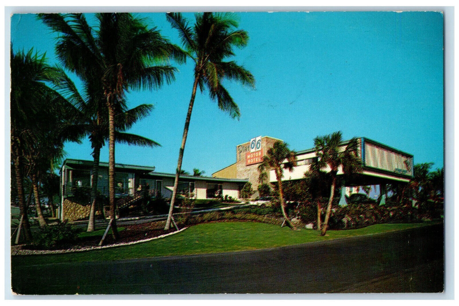 c1960\'s Pier 66 Motor Hotel Western Hills Fort Lauderdale Florida FL Postcard