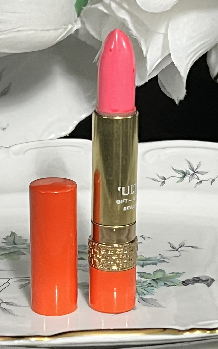 VINTAGE COLLECTIBLE ULTIMA II REVLON  ULTRACREME LIPSTICK  PERIWINKLE PINK