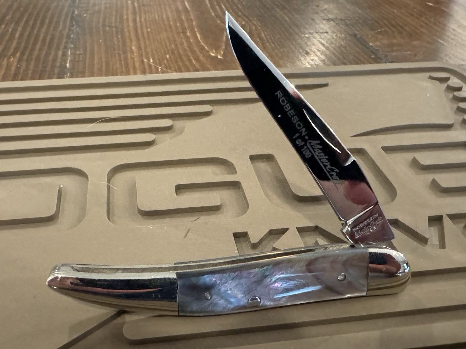 Queen Cutlery Co Robeson #16 Black Lip Pearl Pocketknife 2 Blade Stainless Steel