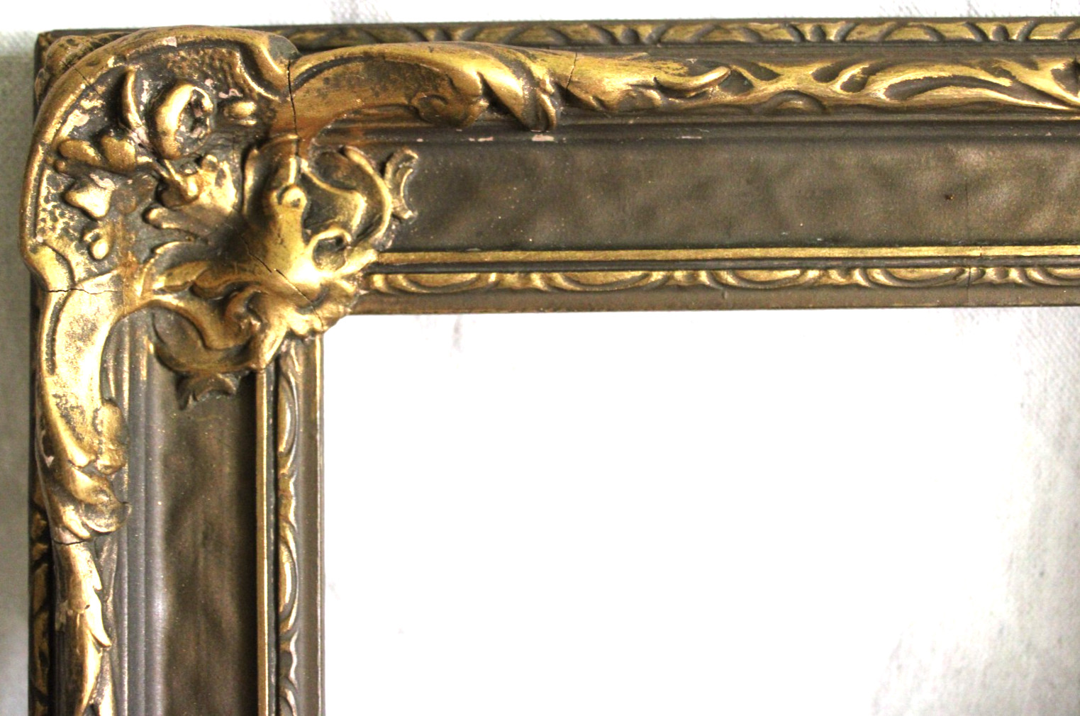 SUPERB ANTIQUE WOOD FITS 6 X 8\