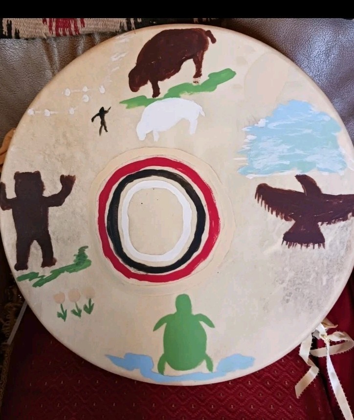 **  VINTAGE NATIVE AMERICAN  RAWHIDE HAND DRUM  PRAYER CEREMONY 1980s 