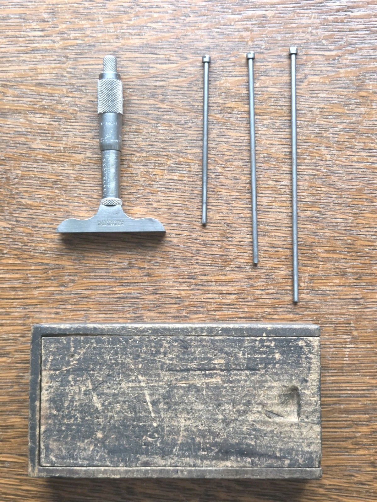 Vintage L. S. Starrett No. 440-A Depth Micrometer w/(3) Rods & Wood Box USA Vintage L. S. Starrett No. 440-A Depth Micrometer w/(3) Rods & Wood Box USA