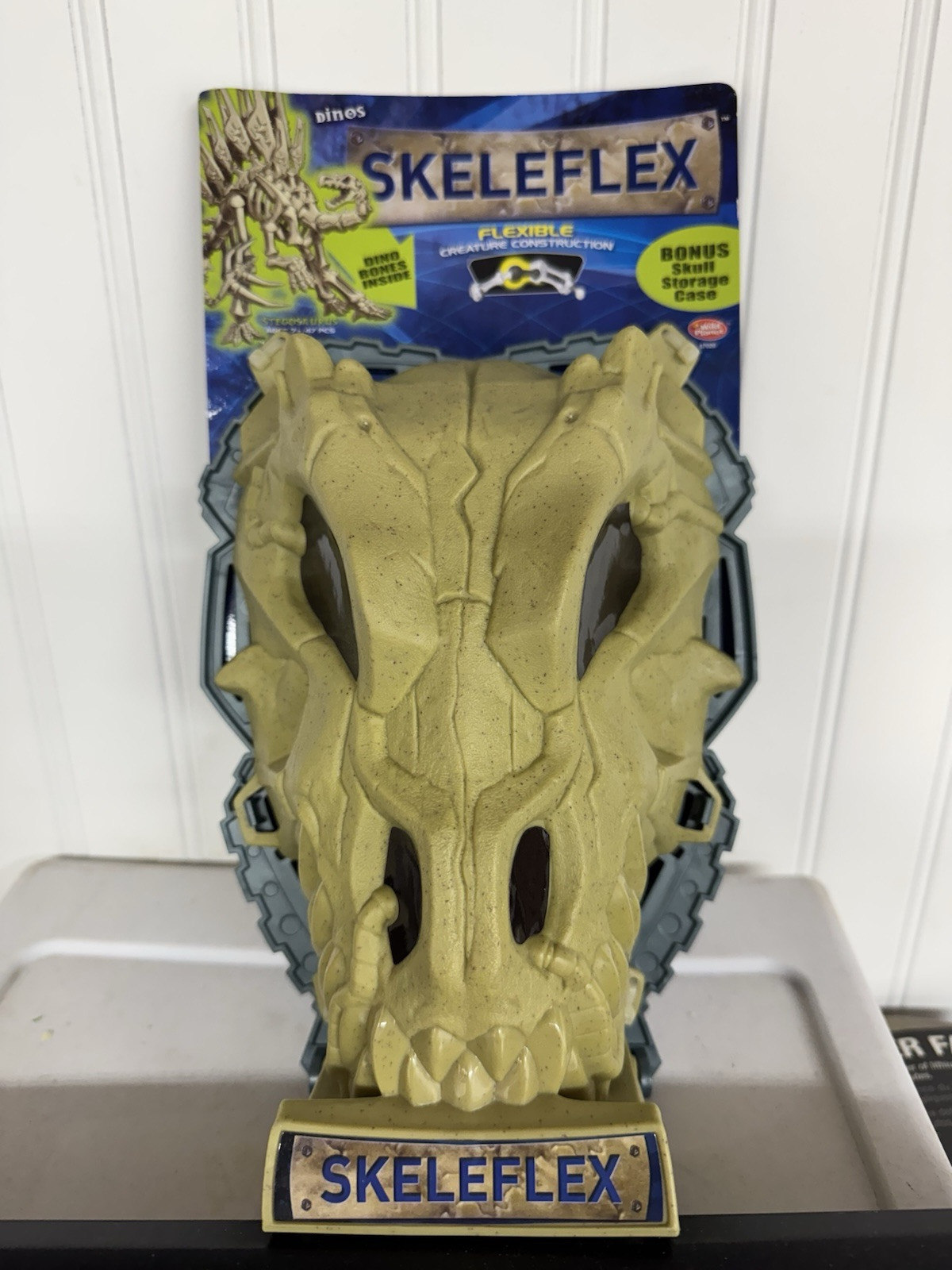 Skeleflex Spinosaurus Dinosaur Dino Bones Skull Storage Case 2007 Wild Planet