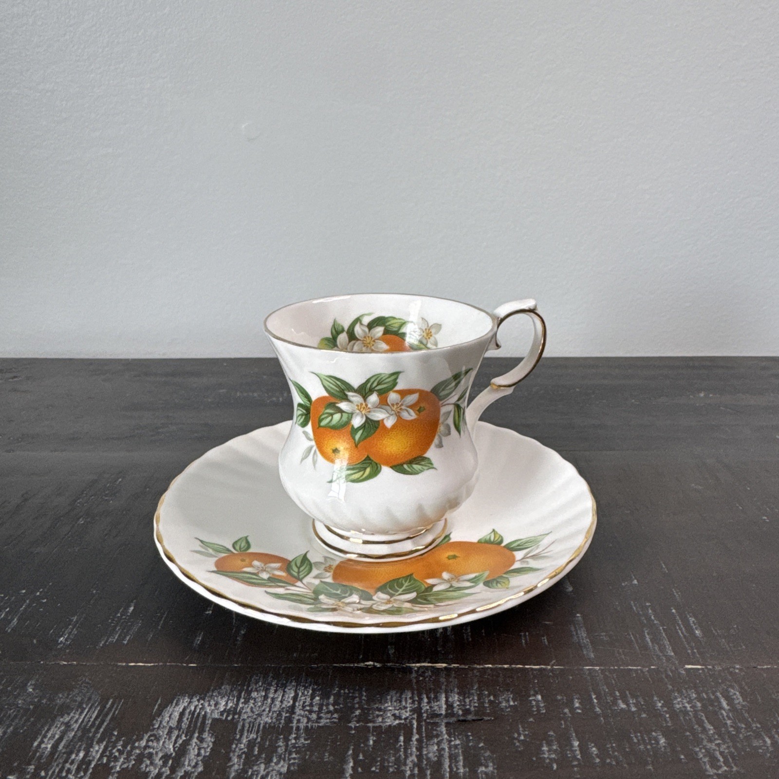 Vintage Elizabethan Bone China “Florida Oranges” Teacup and Saucer England