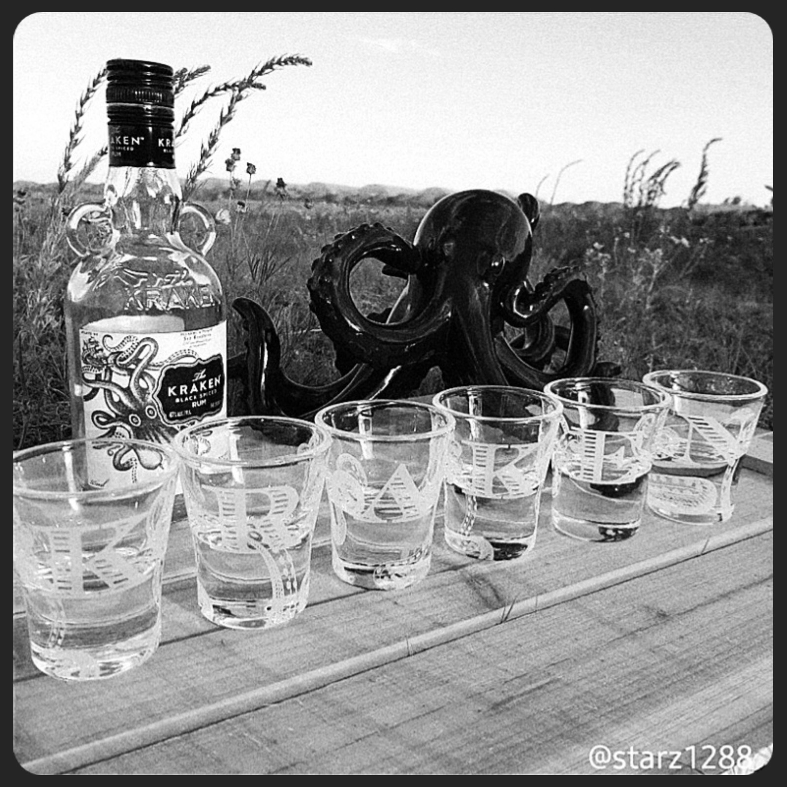NEW Collectible The KRAKEN Black Spiced Rum Shot Glass Set of 6  Barware Octopus