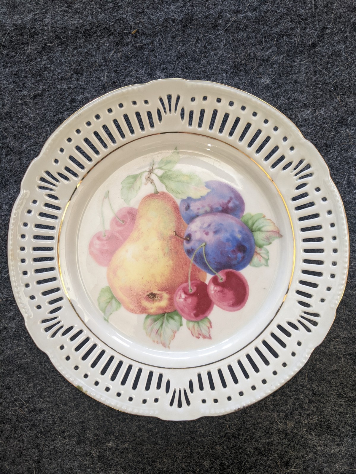 Schwarzenhammer Reticulated Fruit Plate Gold Trim Germany Antique VNG EUC 7 3/4\