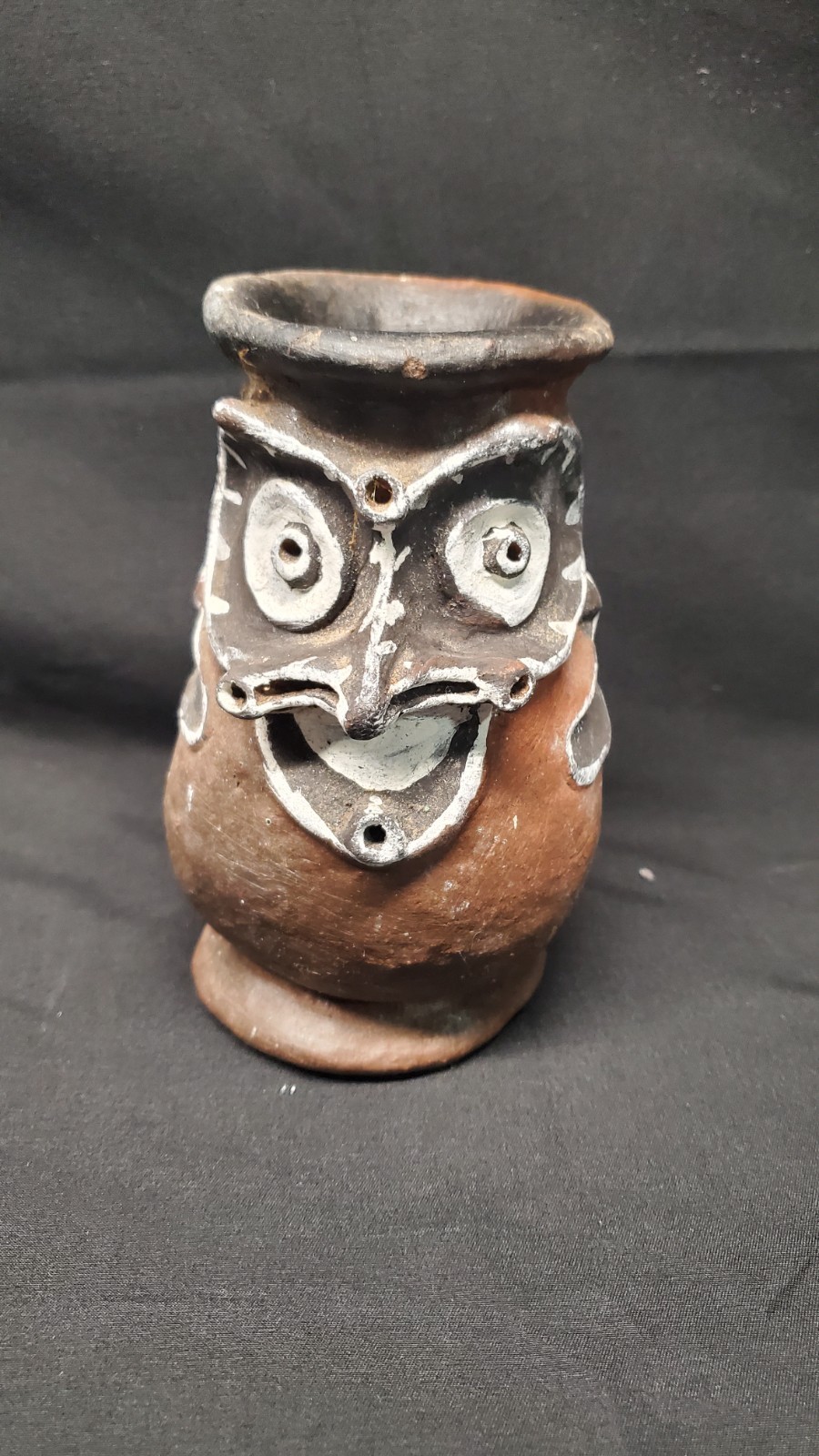 Vintage Papua New Guinea Chambri Lakes Aibom Clay Face Pot Damarau Sepik River