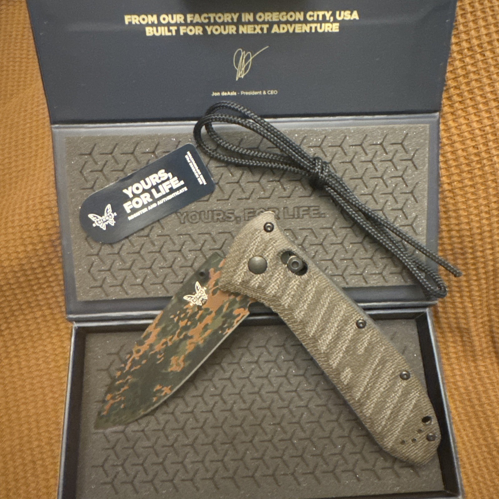 Benchmade 570CAMO-2601 CPM-S30V Blade Shot Show Limited Edition Folding Knife Benchmade 570CAMO-2601 CPM-S30V Blade Shot Show Limited Edition Folding Knife