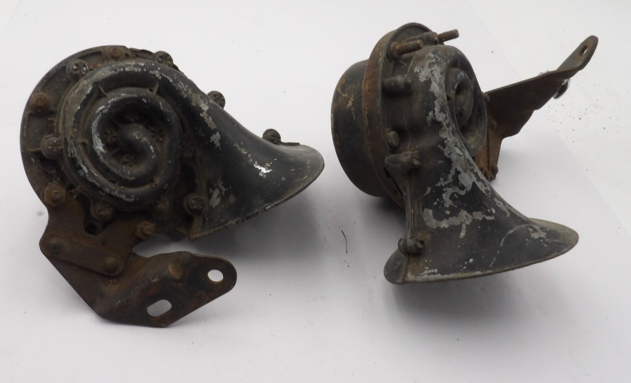 2 Car Horns Old 6 or 12 volt? Not Tested