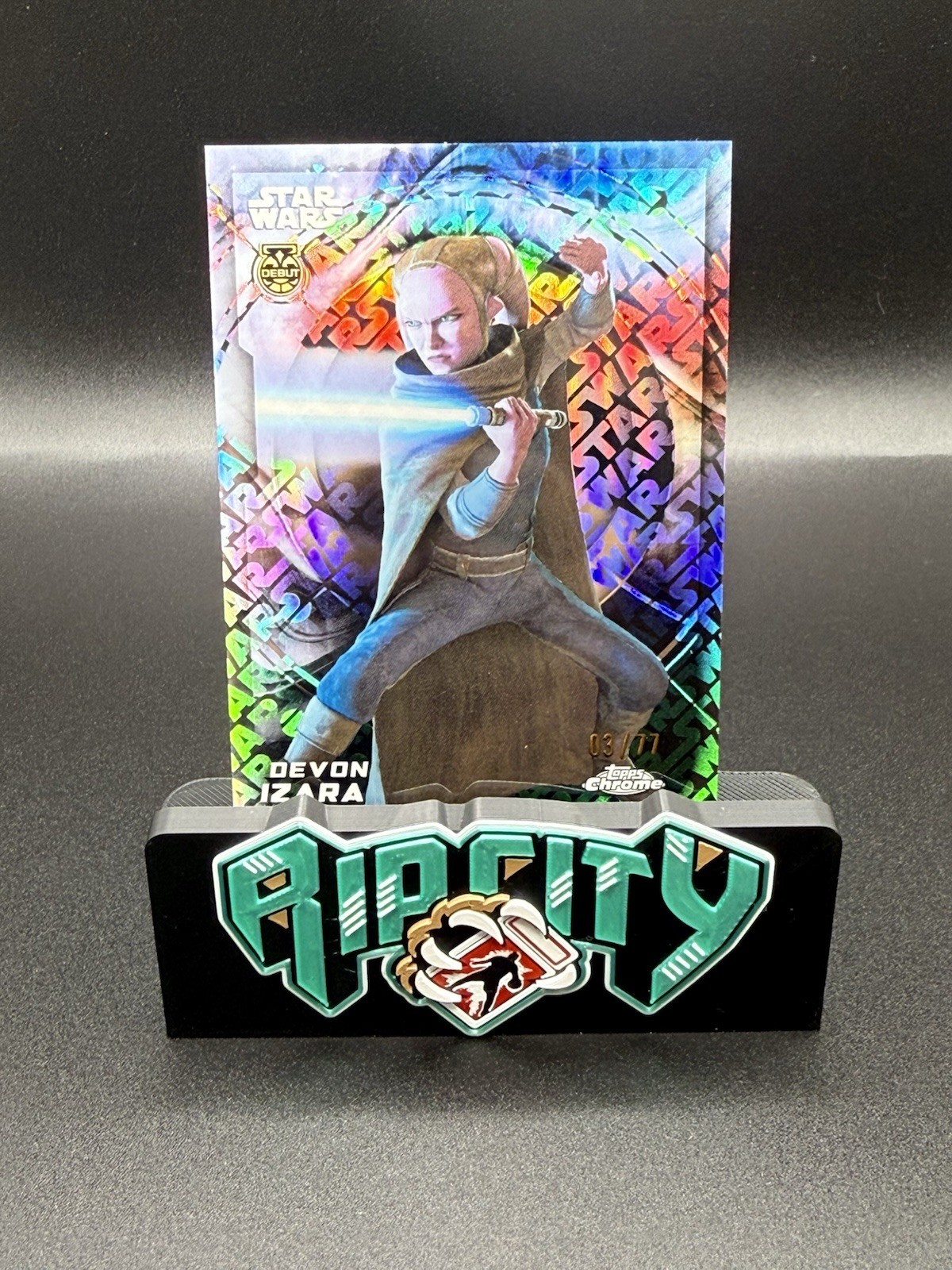 2026 Topps Star Wars - Devon Izara #4 Logofractor /77 2026 Topps Star Wars - Devon Izara #4 Logofractor /77