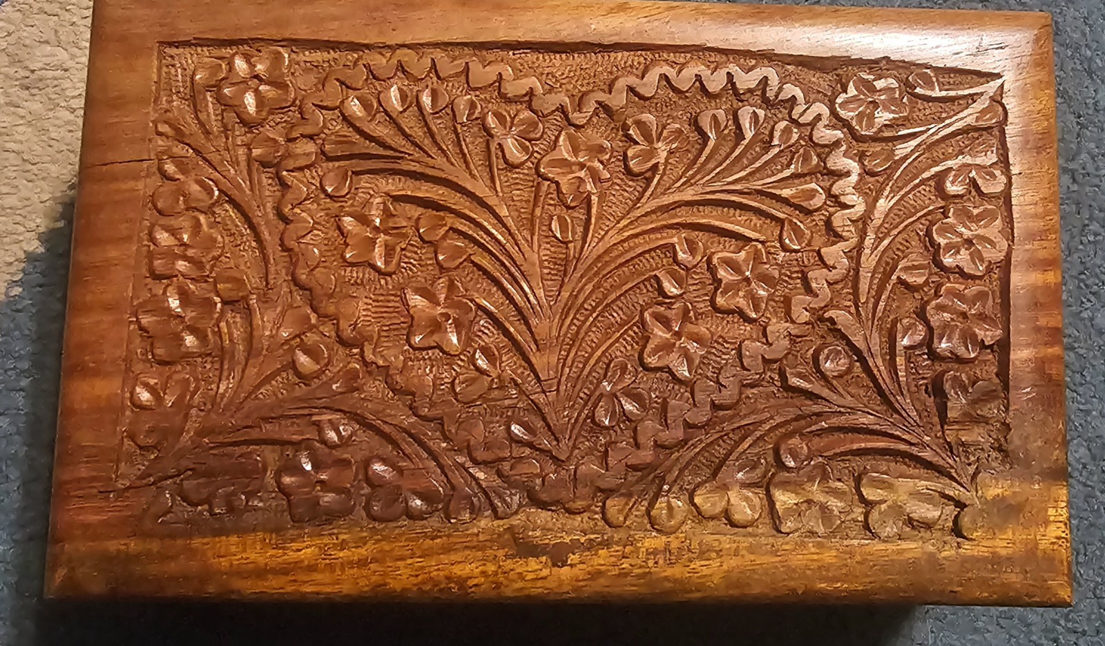 Vintage Hand Carved Wooden Trinket Jewelry Box with Secret Locking - Felt Lined