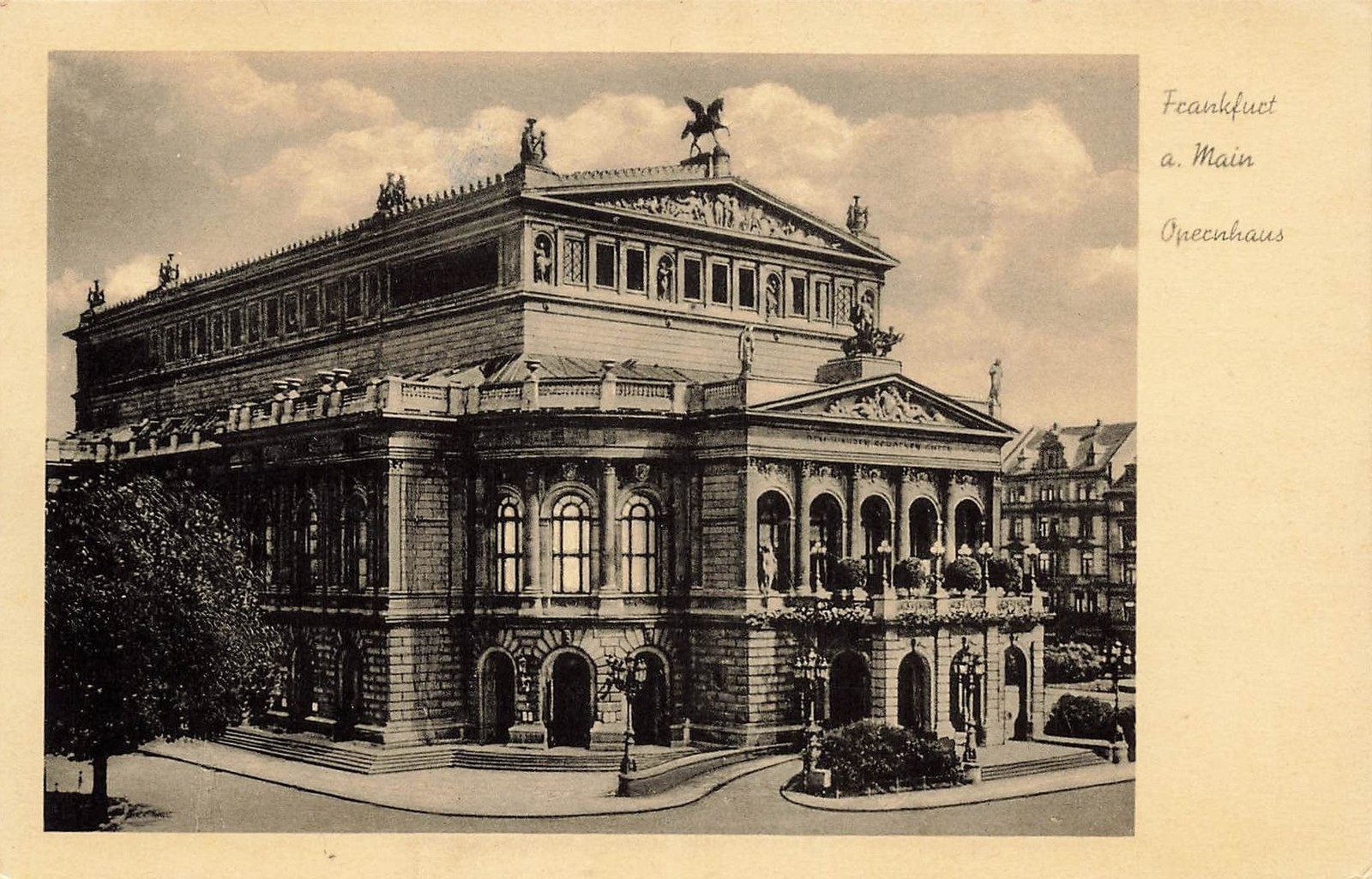 Vintage An ornate historic building shown on the front, Postcard Unposted