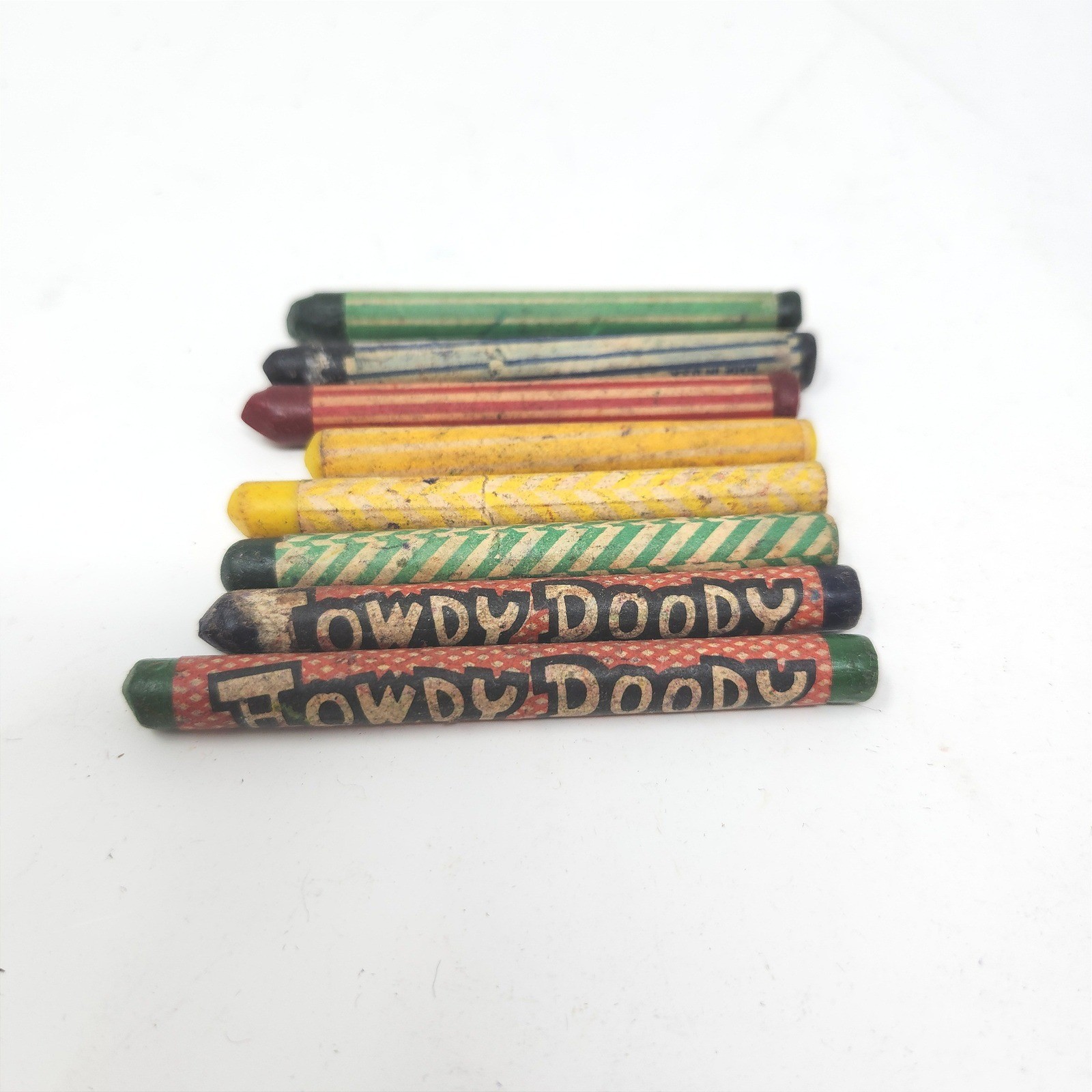 Vintage Milton Bradley Howdy Doody & More Crayons 1950s TV Memorabilia Set of 8