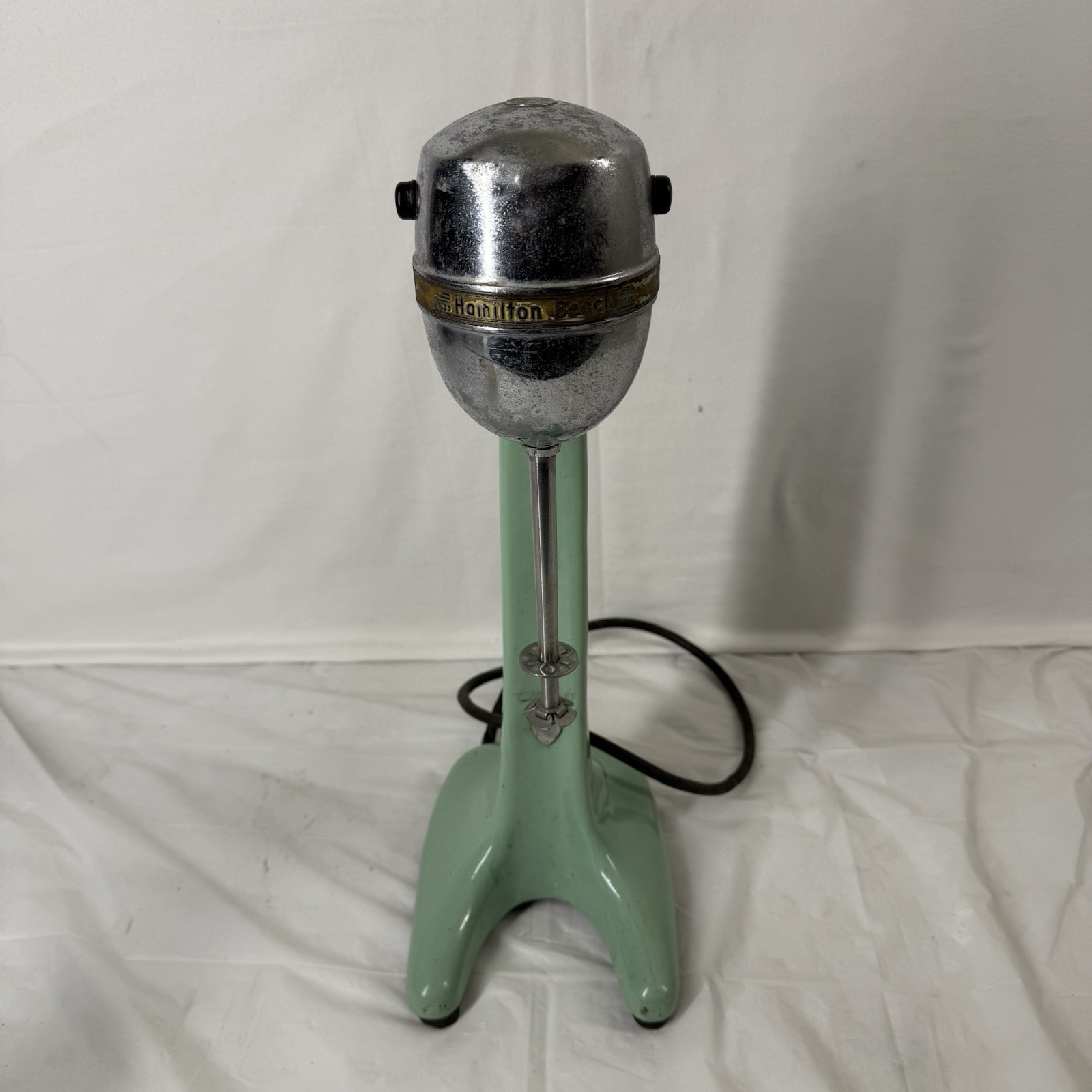E1 Vintage 1940s Hamilton Beach Model 33 Jadeite Green Milkshake Mixer - Works