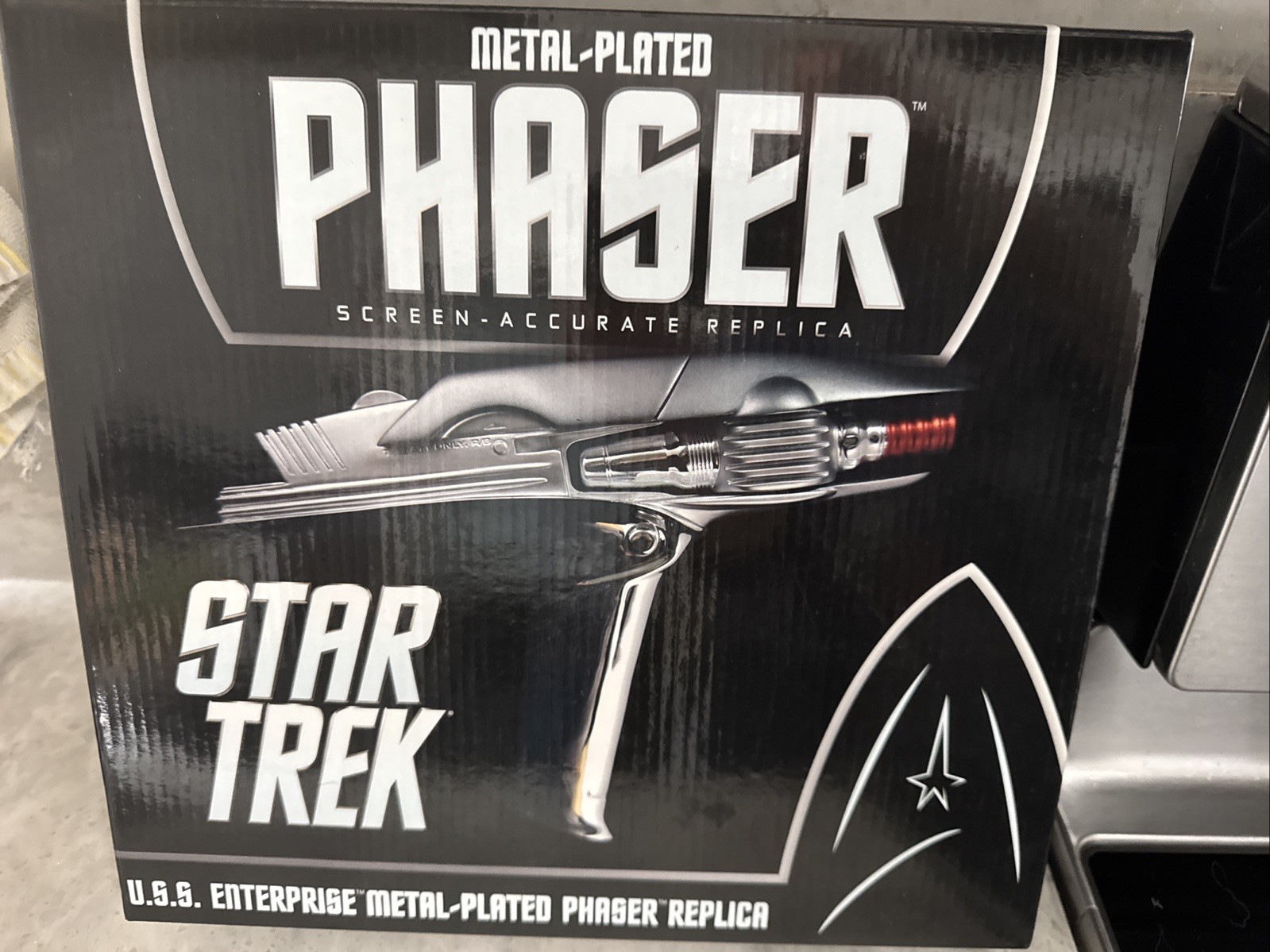 2011 Quantum QMX STAR TREK PHASER Metal Plated Replica New Open Box Fast Ship 2011 Quantum QMX STAR TREK PHASER Metal Plated Replica New Open Box Fast Ship