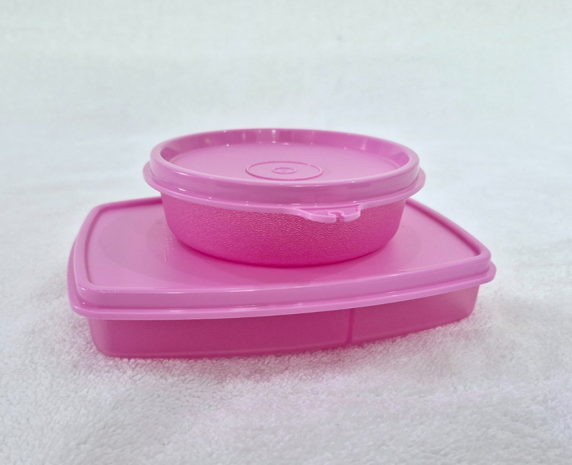 Tupperware Side By Side Lunch Set With Small wonder snack bowl- pink- new