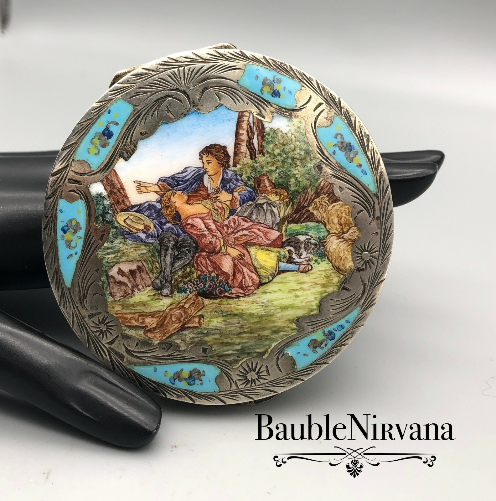 Vintage Italy 800 Silver & Enamel Lovers in the Park Scene Round Powder Compact Vintage Italy 800 Silver & Enamel Lovers in the Park Scene Round Powder Compact