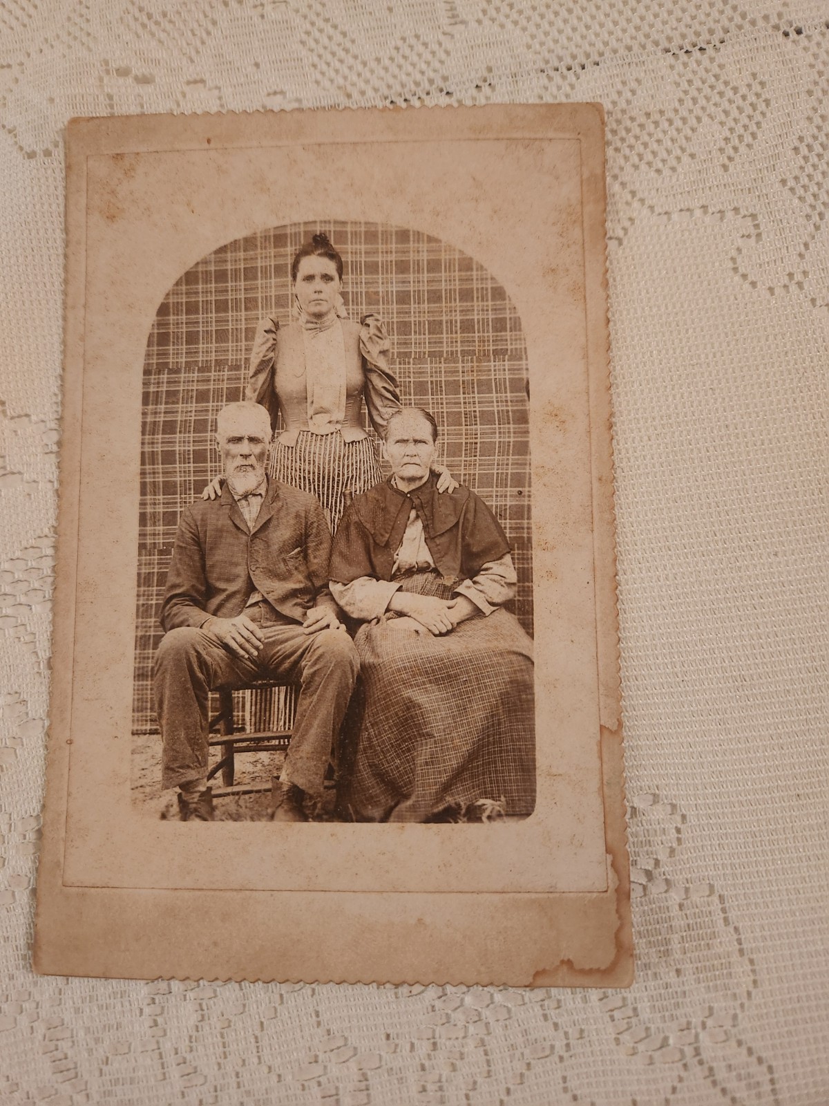 VINTAGE CVD  OLD REAL PHOTO PICTURE FAMILY Of 3 Late 1800s 