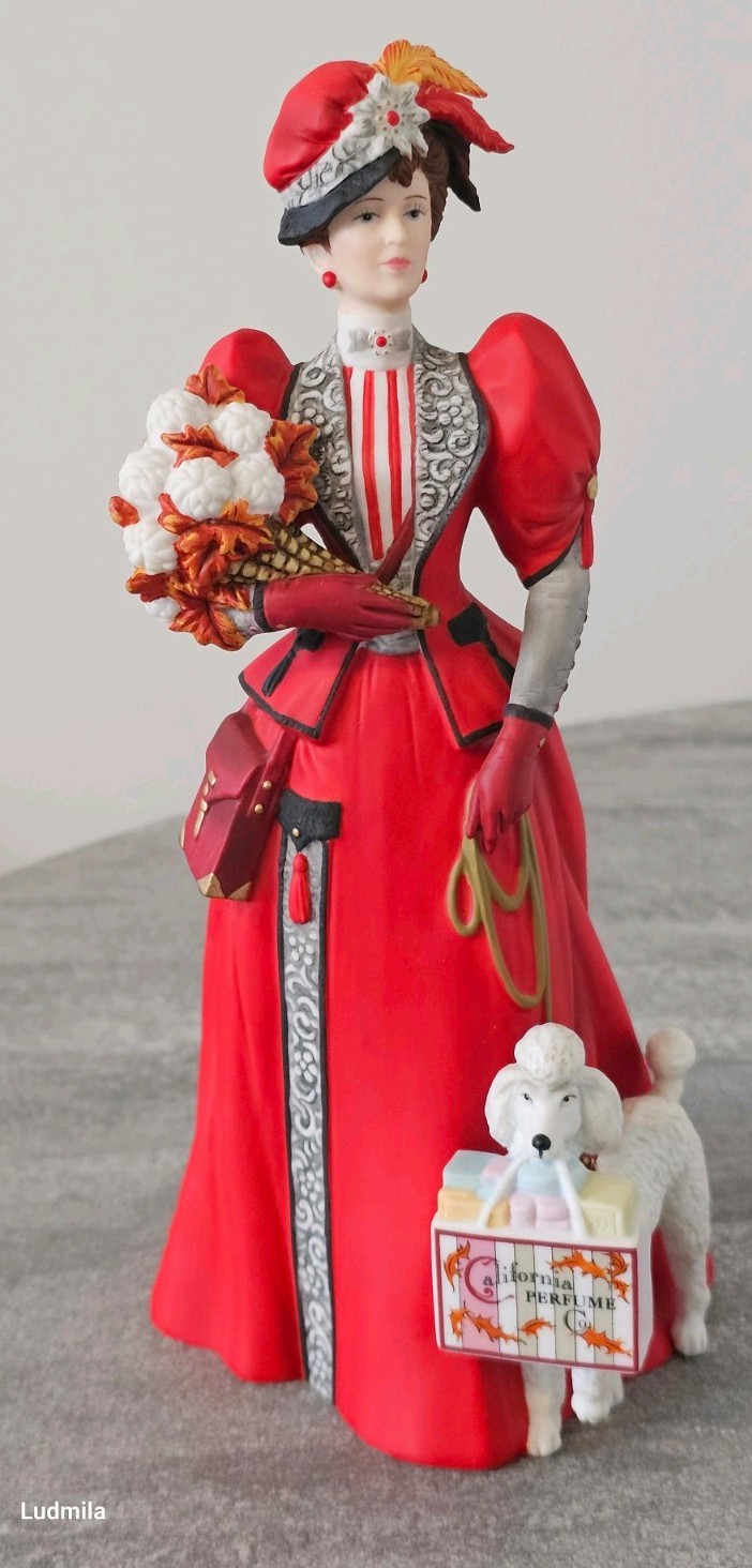Vintage AVON 1997 Mrs. Albee Award Full-Size Fine Porcelain Lady w/Box+Card