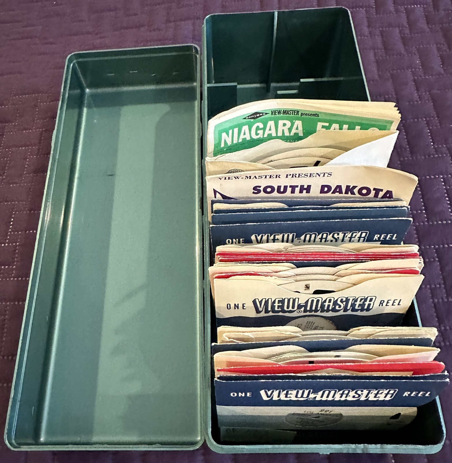 Vintage Sawyers View-Master Reel Case Library Organizer Base w 30 Reels Vintage Sawyers View-Master Reel Case Library Organizer Base w 30 Reels