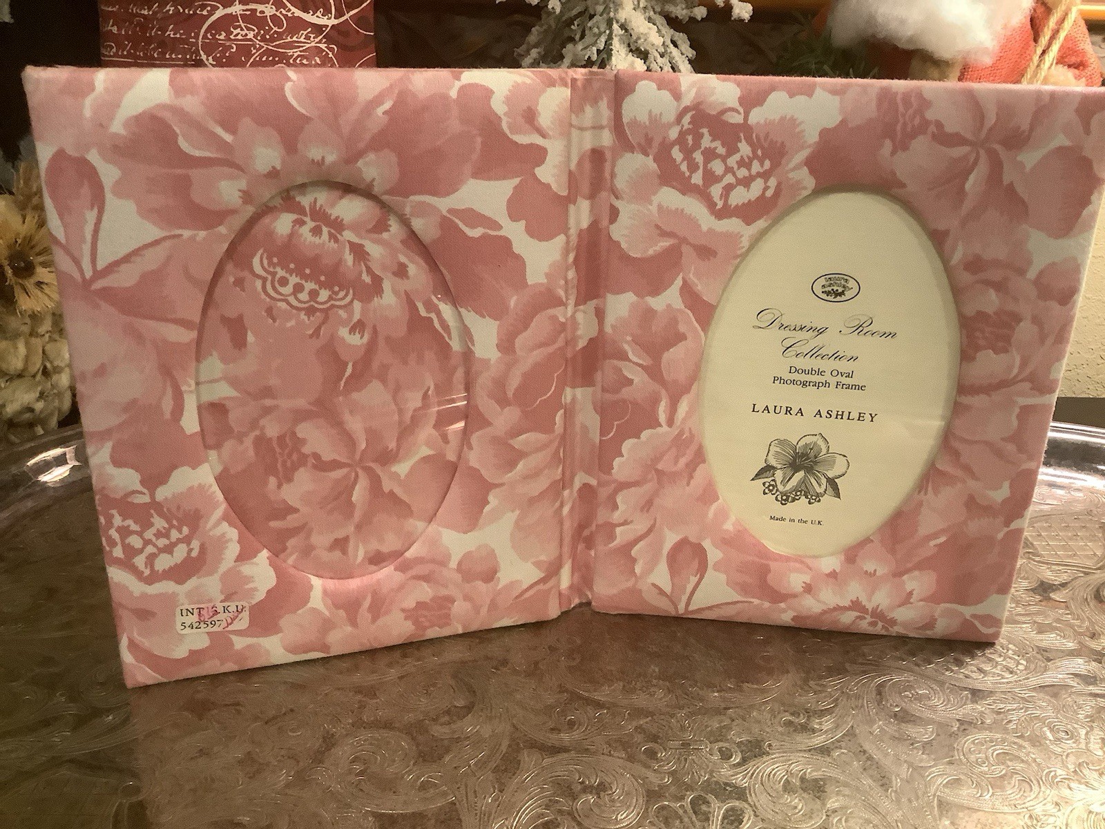 LAURA ASHLEY-Fabric Double Photo Frane-Pink/White Florals-Made In England-A+++