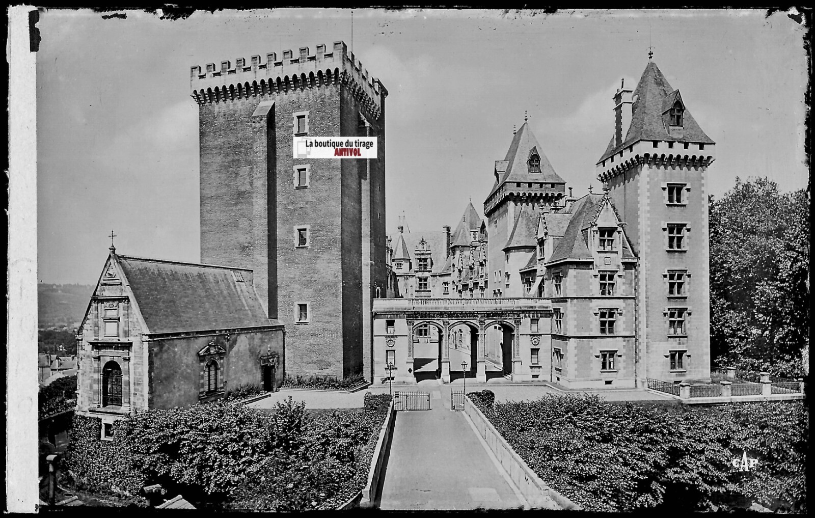 Vintage Glass Photo Plate, Black & White Negative 9X14 CM, Château Pau Facade Vintage Glass Photo Plate, Black & White Negative 9X14 CM, Château Pau Facade