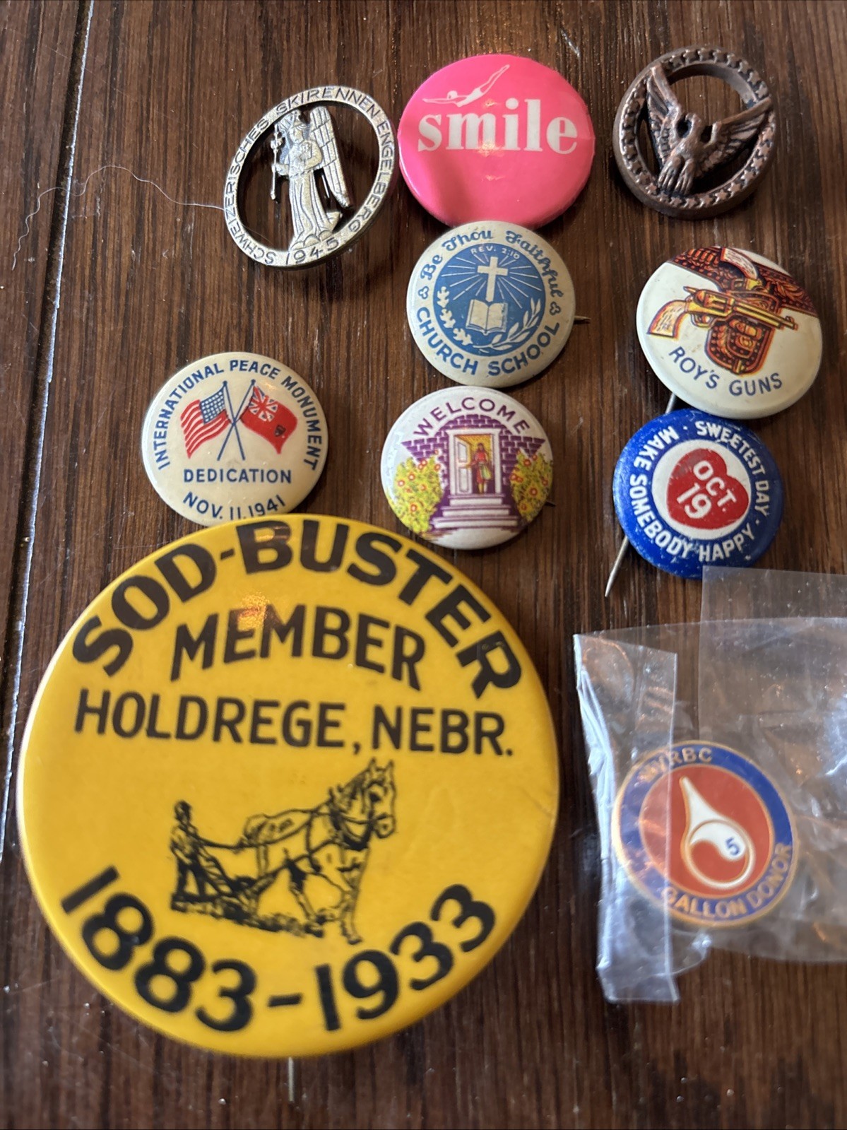 Vintage Pin Lot 10pc - WWII Ruptured Duck, 1945 Swiss Ski, Roy\'s Guns Premium