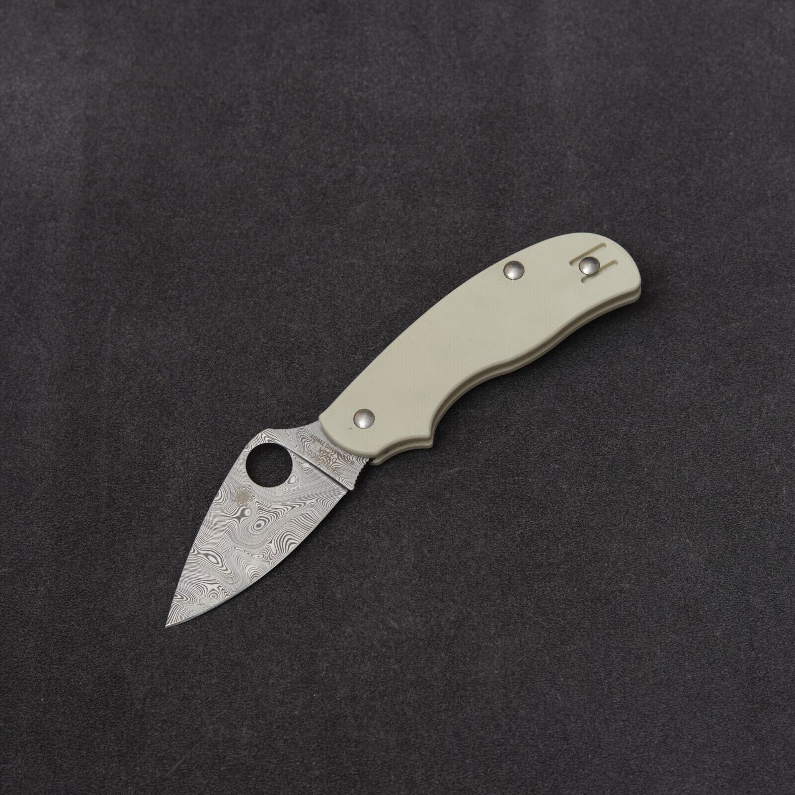 Spyderco Urban Slipjoint Factory Second - White G10 / Damascus / Made in Italy