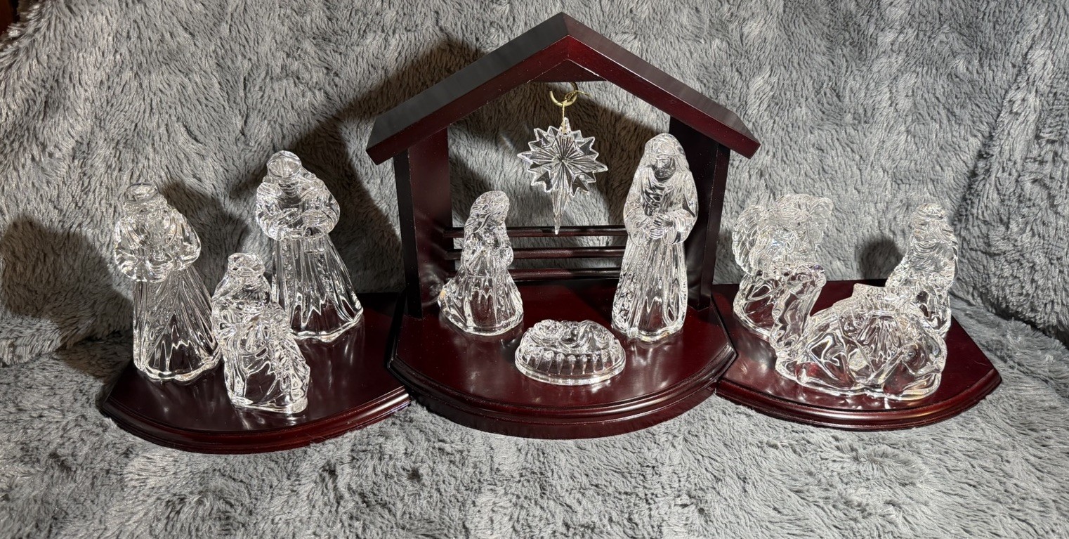 Princess House Natavity Set, 10 pieces Of Crystals with 3 Piece Manger House Princess House Natavity Set, 10 pieces Of Crystals with 3 Piece Manger House