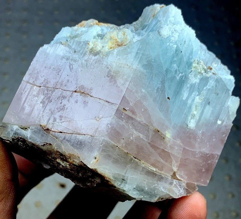2815 Carats Amazing Bicolour Beryl From Bahar Shigar Pakistan