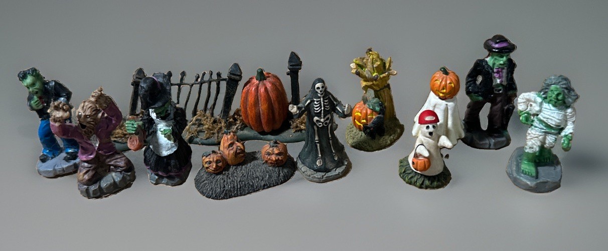 Lemax Spooky Town Retired Halloween Scary Figures Accessories Lot