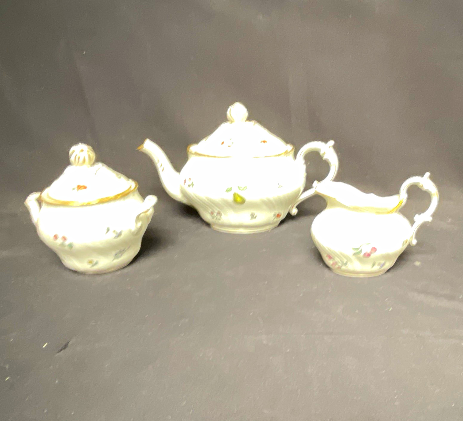 Richard Ginori porcelain tea set, Perugia pattern, made in Italy. 3 piece set.