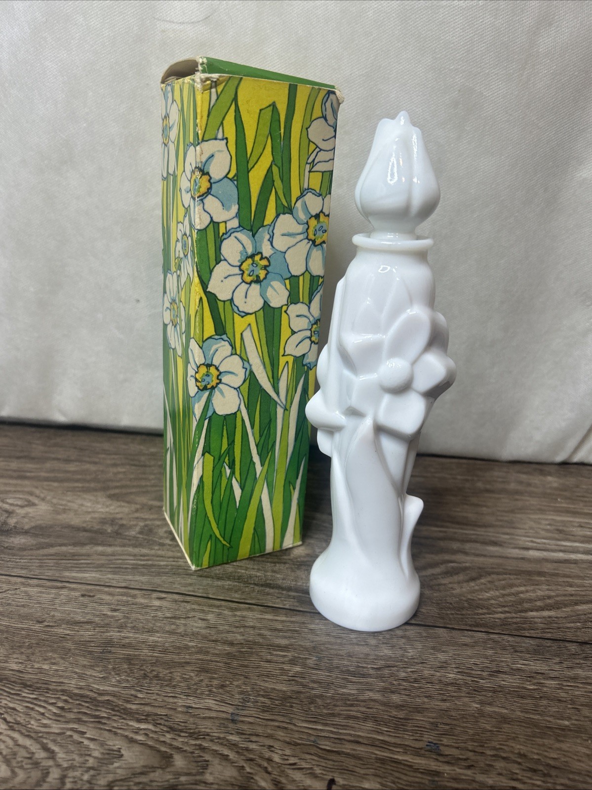 Vintage Avon Floral Bud-Vase Roses,Roses Creamy Bath Foam 5 oz FULL. With Box Vintage Avon Floral Bud-Vase Roses,Roses Creamy Bath Foam 5 oz FULL. With Box
