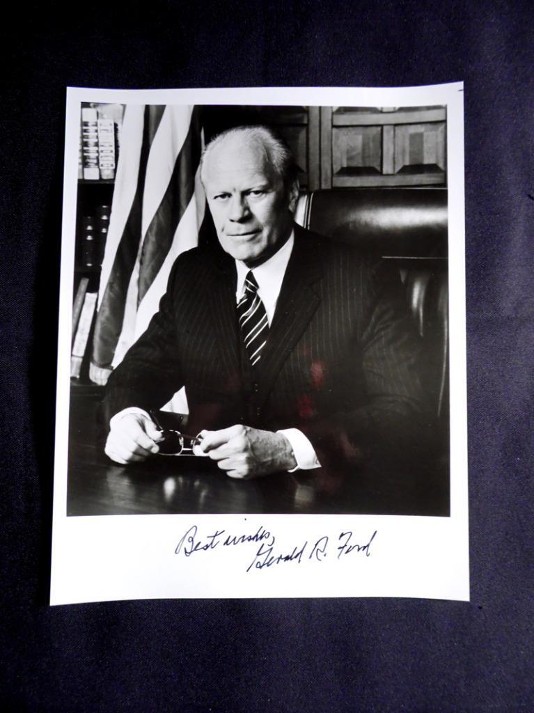 Gerald Ford 38th President of USA Signed 8 X 10