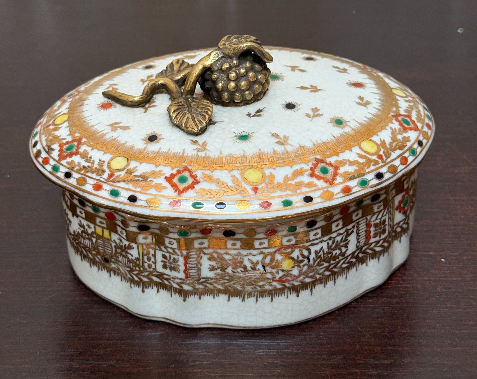 Vintage United Wilson JUWC 1897 Ormolu Dresser Box Brass Grape Handle Crazing