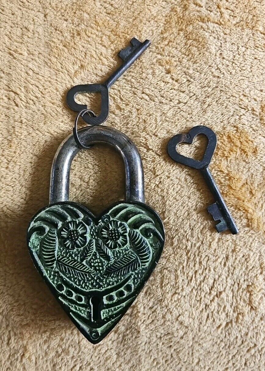 Victorian Heart Padlock 2-Keys Lock Patina Brass Flowers Beautiful 4.75