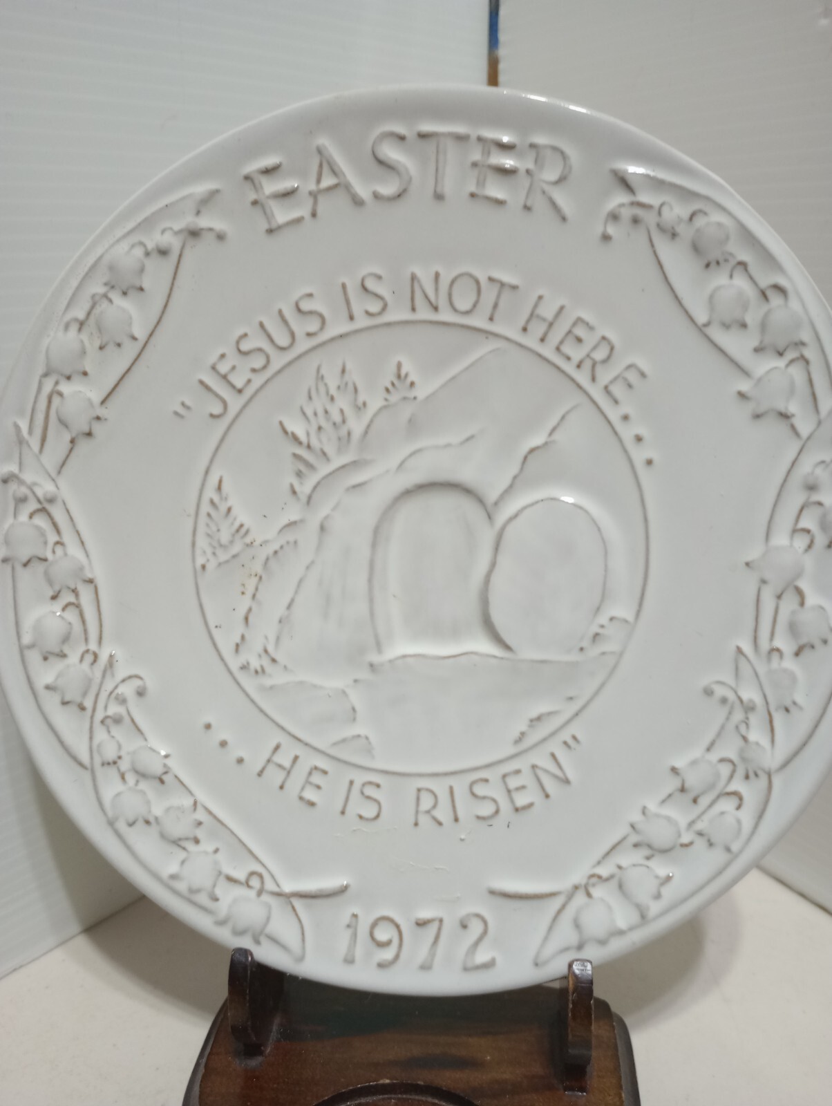 Frankoma 1972 Easter Plate for Oral Roberts Association He is Risen