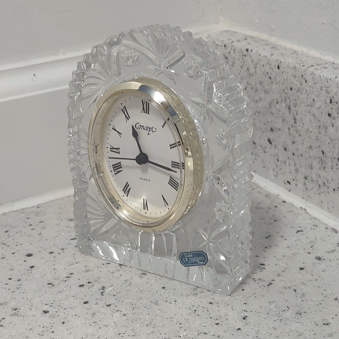 Concept Quartz Cut Crystal Glass Vincennes Mantel Clock