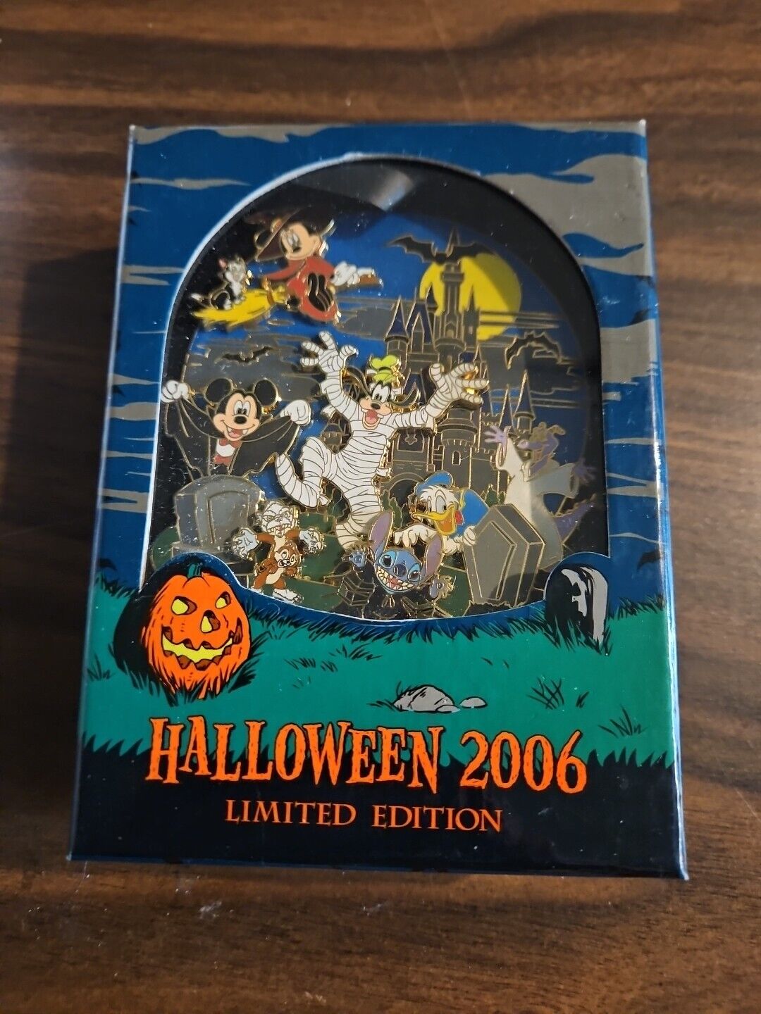 2006 Jumbo Halloween Limited Edition Pin Disney