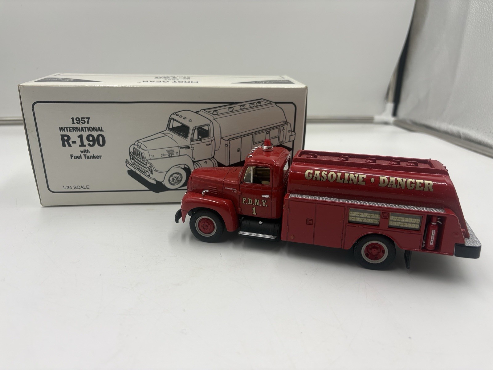 FIRST GEAR  1957 INTERNATIONAL R-190  FUEL TANKER - 19-1600 FDNY #1