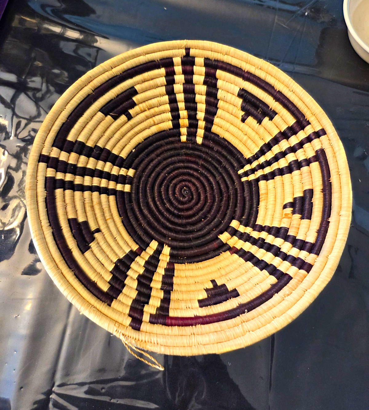 Round Woven Wicker Basket Bowl Beige & Black Geometric Pattern
