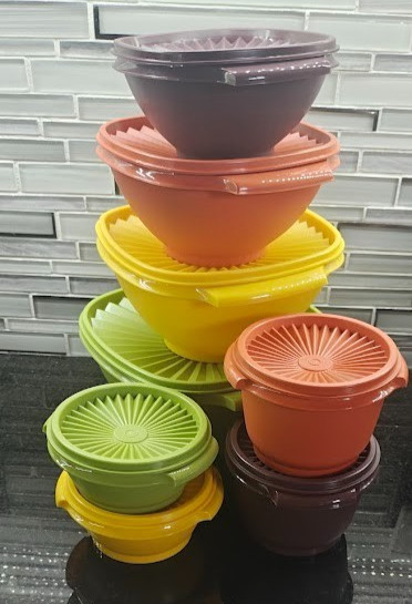 TUPPERWARE 80th ANNIVERSARY SERVALIER 16-PIECE SET ONE TOUCH BOWLS GREAT NEW