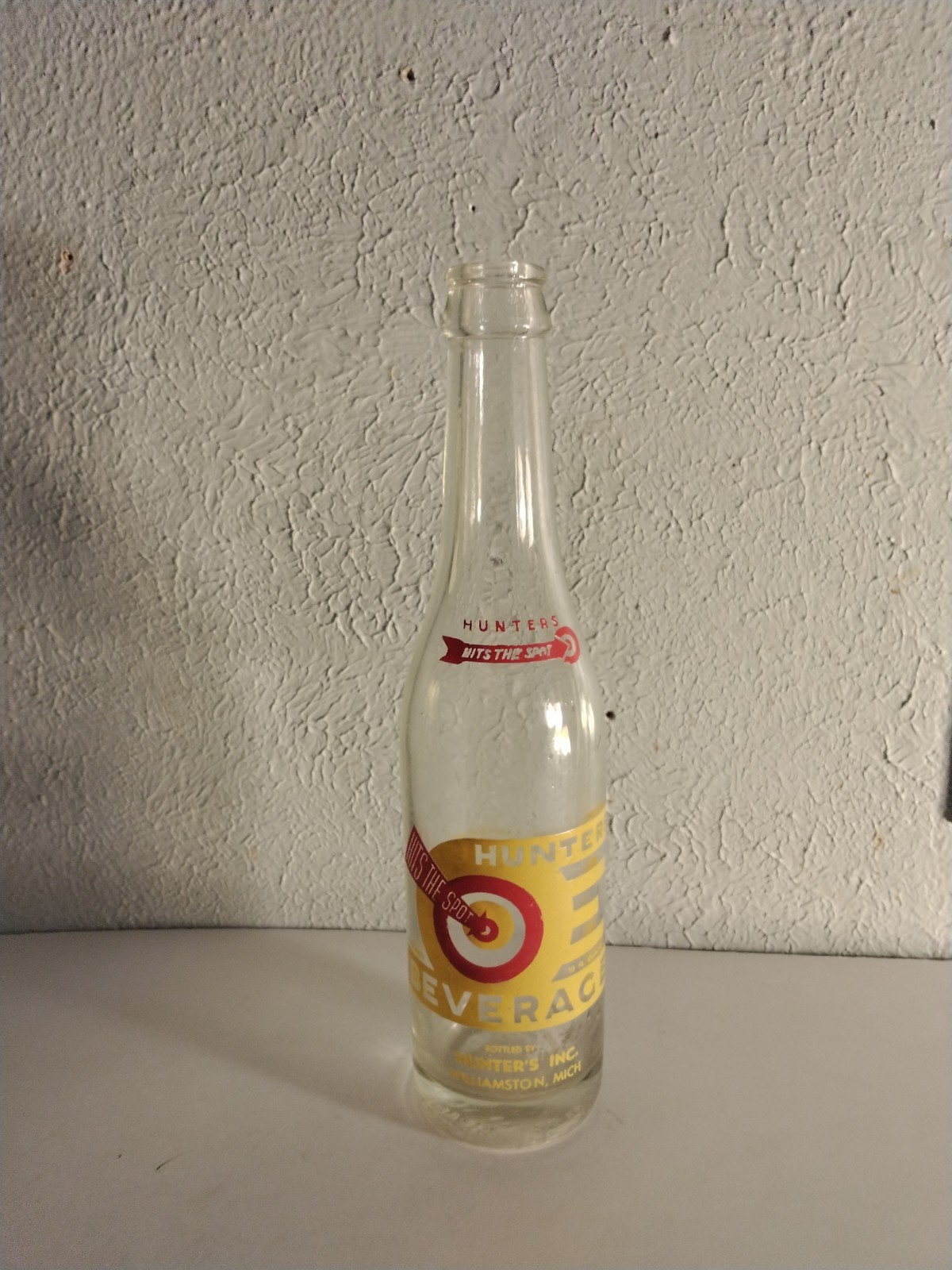 1937 Hunters Bev.-Hits The Spot-Williamston, MI-10oz-Clear Glass Soda-Pop Bottle