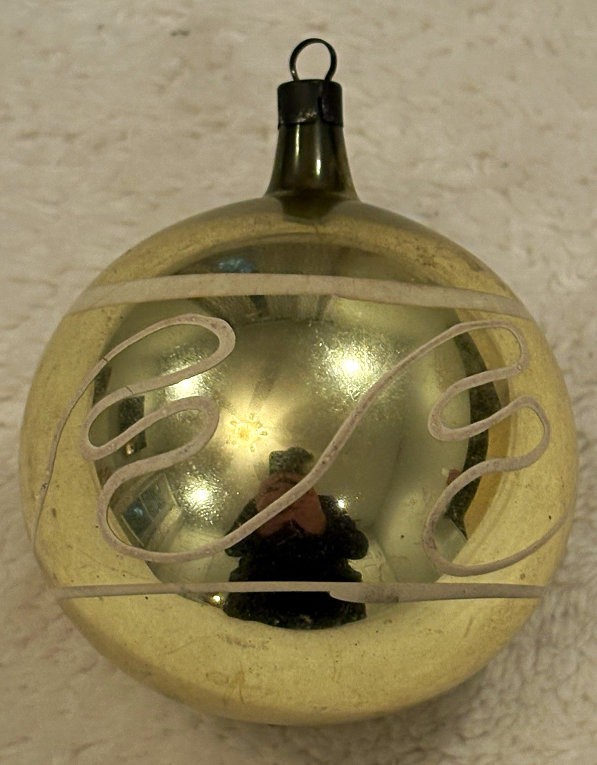 Vtg. Gold Green Heidt? Heim? Squiggle Stencil 3” Ornament 1940s
