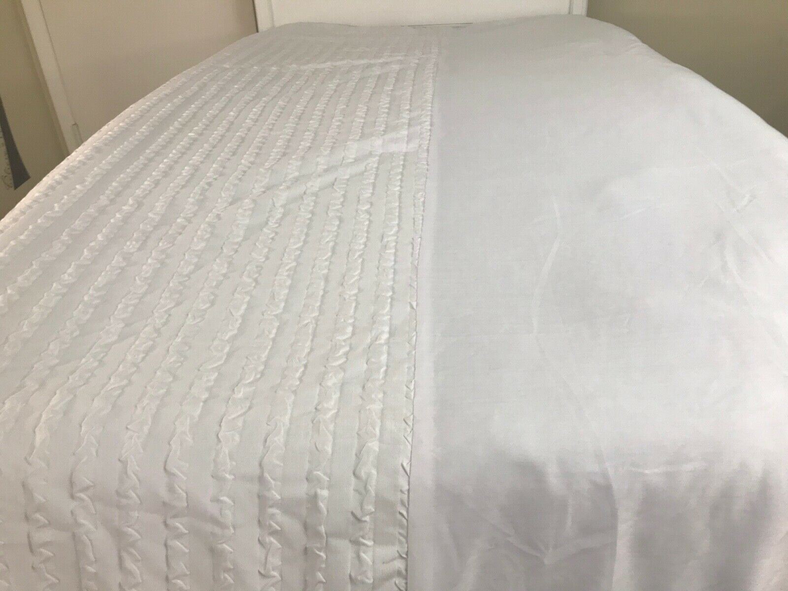NICE King Comforter Bedspread Quilt Blanket Thick White Frilled EUC 101\