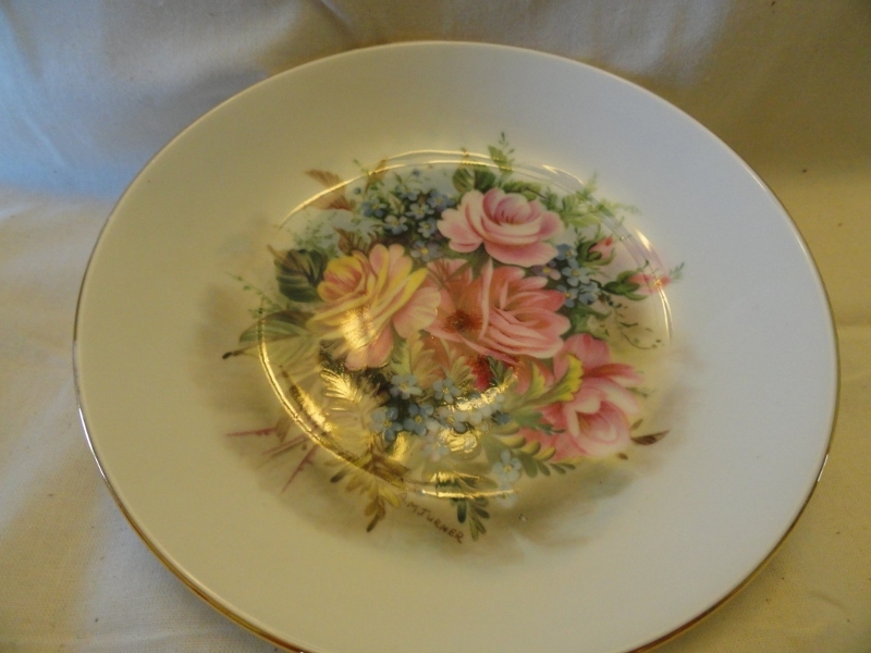 ROYAL VALE BONE CHINA BREAD DISH ROSE PATTERN GOLD TRIM AGE UNKNOWN MADE IN ENGL